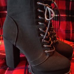 Black HIGH Heel Platform Boots Size 10