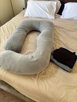 Pregnancy pillow and maternity pants