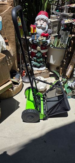 Manual lawnmower