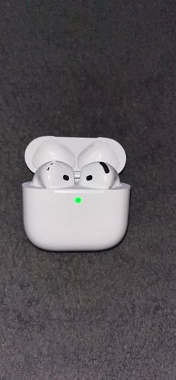Apple AirPods with Charging Case