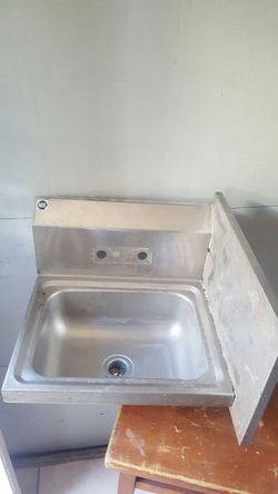 Hand sink