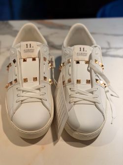Valentino Men size 40 1/2