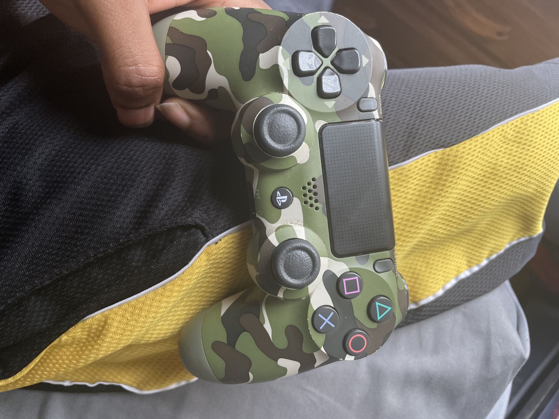 PS4 Controller