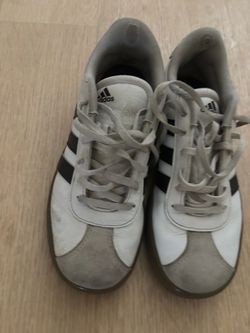 Addidas size 4