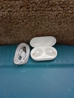 Samsung Galaxy Buds+ Plus, True Wireless Earbuds w/improved battery and call quality (Wireless Charging Case included), White – US Version