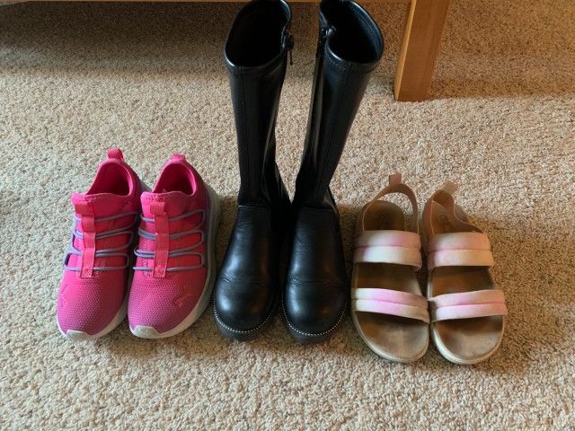 Girls size 1 Shoes/boots