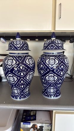 2 Ginger jars