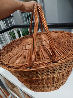 Wicker Basket Large.   New