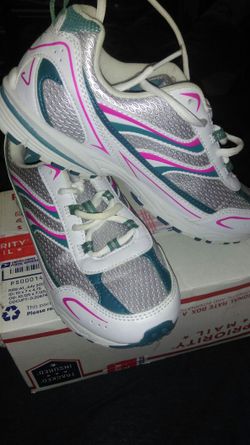 Girls Sketchers sneakers