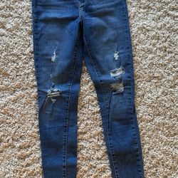 Levis Jeans Like New High Rise Super Skinny 24