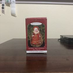 The Red Queen Vintage 1999 Alice In Wonderland Collector Ornament 