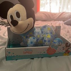 Mickey Mouse musical crawling