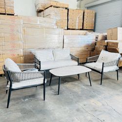 New ! 4-piece Patio Furniture Set