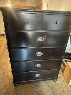 Young America by Stanley 5-Drawer Dresser – Made in USA