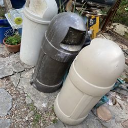 Trash Can.  Heavy Duty