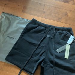 black essentials shorts size m