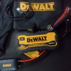 DeWalt  1600 Amp Jumpbox