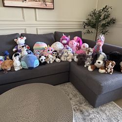 OVER 35 STUFFED ANIMALS IN EXCELLENT CONDITION- Ty Beanie Babies, Build A Bear, Squishmallows