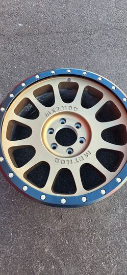 (1) Method 305 20x9 Bronze Wheel. Bolt pattern 6x135 (Like New) FORD