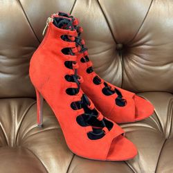 Liliana Red Velvet High Hells Sandals Size 8
