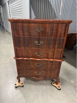 Bassett Chest of drawers
