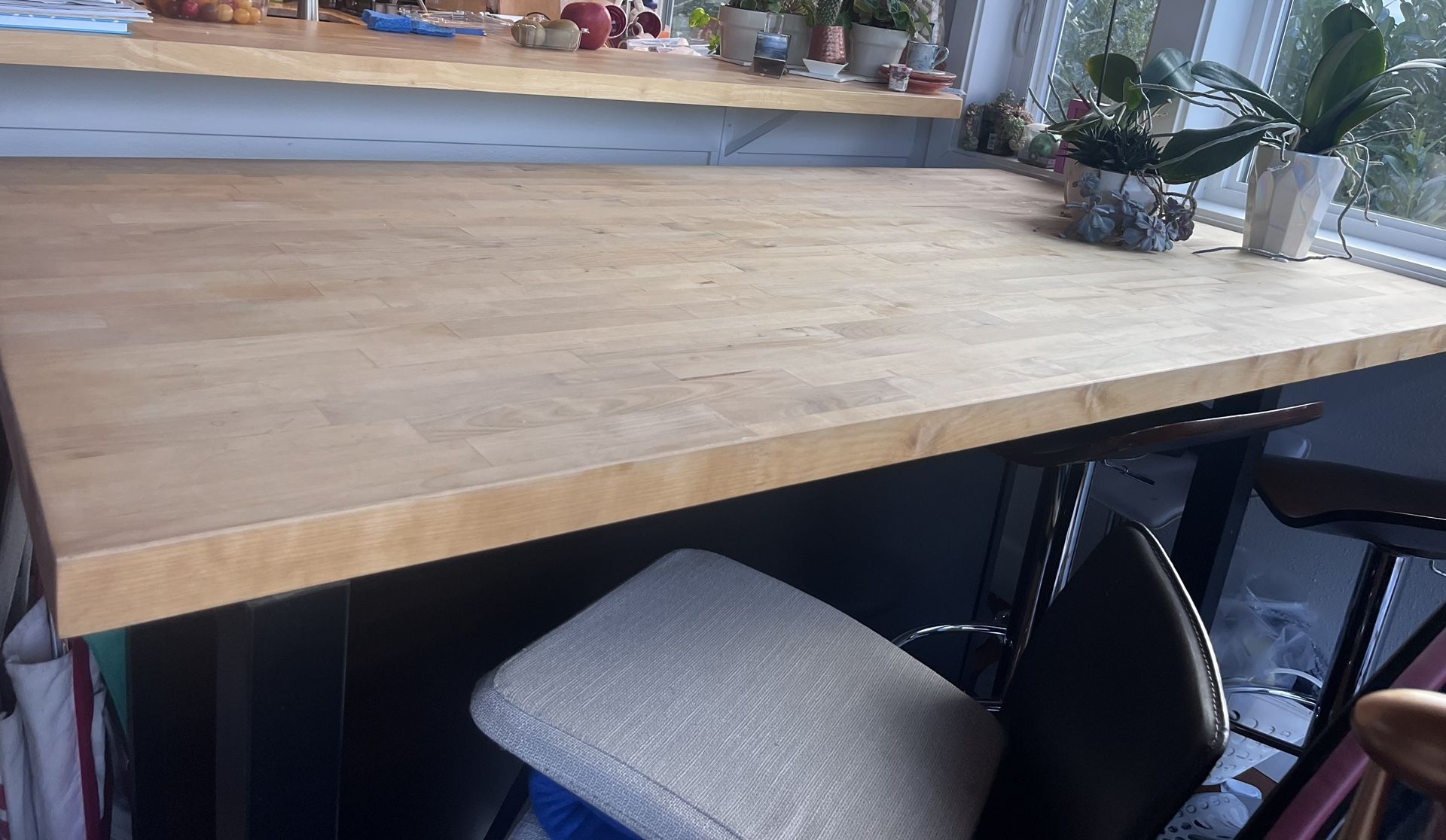 Kitchen island With 4 Chairs