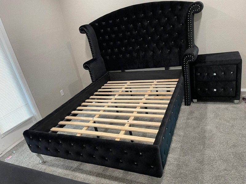 Black Or Gray Queen Size Velvet Bed Frame/King Size Bed Frame 🔥 Matching Bedroom Furniture Set Available Extra Discount Code RSG 
🔥🔥 Mention OfferU