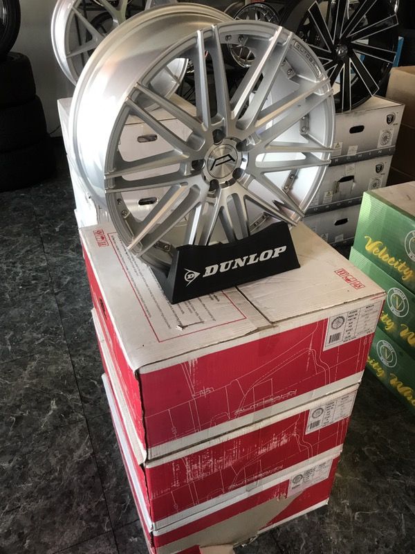 20x9 5x114.3 with tires