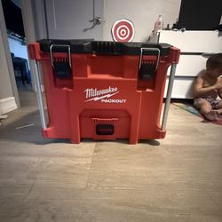 Milwuakee Pack out XL