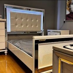 I’m Jon Green, Wayne’s Home Sales Representative🌟Valentino Bedroom Furniture Set 🌟 T Fast Delivery, Military Discount 