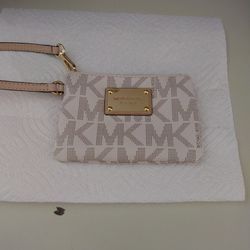 Michael Kors Wristlet