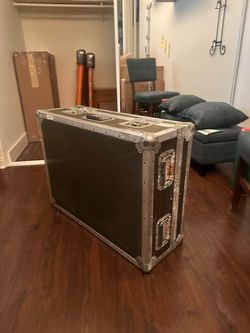 Vintage ANVIL Professional Road / Flight Case – Heavy Duty – 31” x 23” x 11”