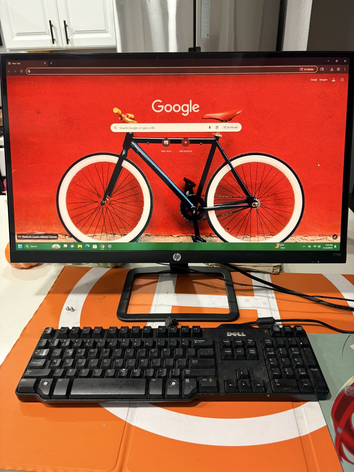 i5 LENOVO DESKTOP 8 GENERATIONS Windows 11 (activated) Intel i5-8400 processor (6 core) 320gb. SSD hard drive storage 8 GB RAM HDMI, VGA video po