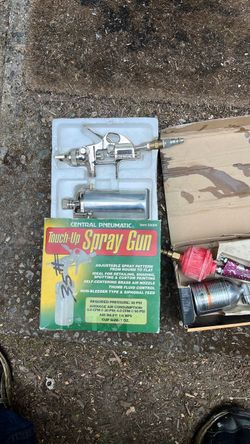 Touch up spray guns