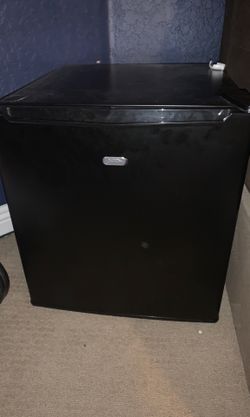 Mini fridge