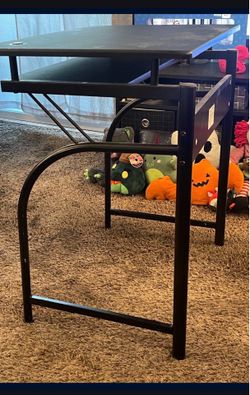 Small Desk W/ keyboard tray - 6/16/26 only