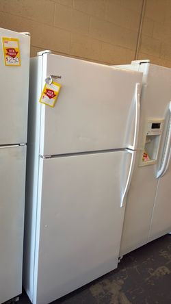 Like new Whirlpool refrigerator