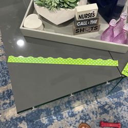 Green With White Dot Magnetic Border - 24 Piece