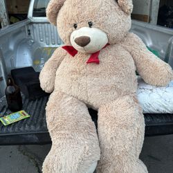HUGE TEDDY BEAR 