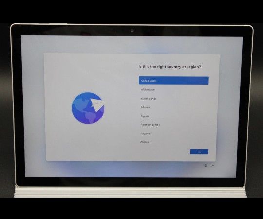 Microsoft Surface Book 3 Used (i7-1065G7, 16GB RAM, 256GB SSD, GTX 1650 Max-Q)