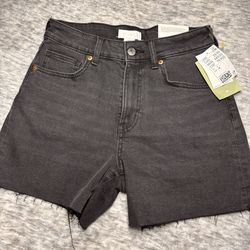 Women’s black size 6 shorts