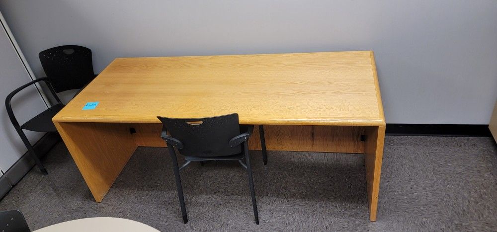 Office Desks And Table
