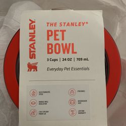 Limited Stanley 24 oz Stainless Steel Holiday Pet Bowl Candy Cane Red New In Box