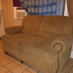 Hunter Green Love Seat Couch 