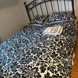 Beautiful, black and white comforter