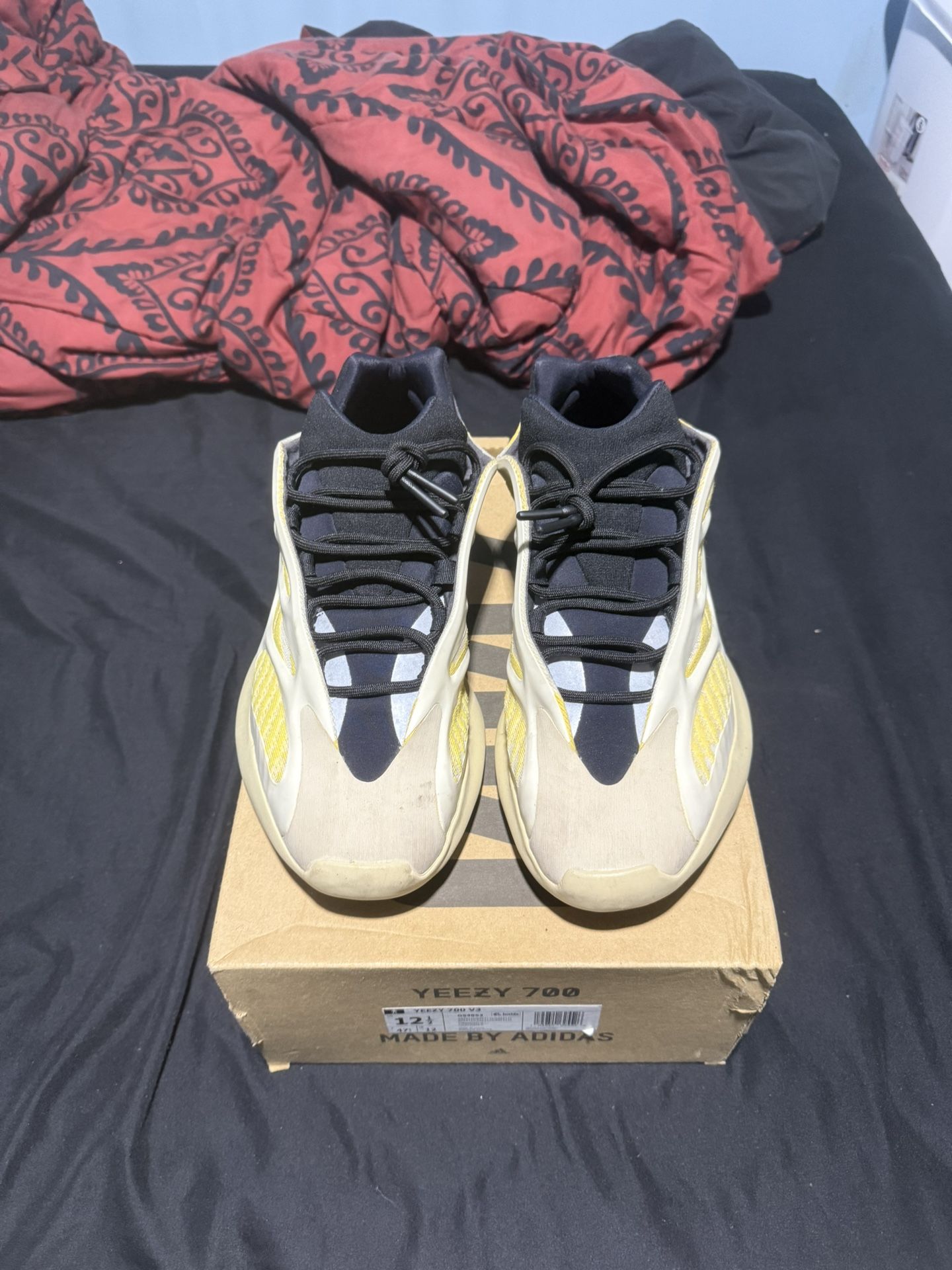 yeezy 700 v3 safflower