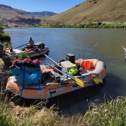 14 Foot Raft With Frame And Oars