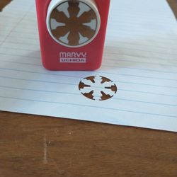 Marvy Uchida Paper Punch: Snowflake
Cutout measures approx. 1 inch by 1 inch