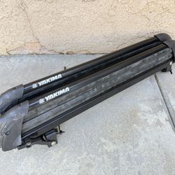Yakima Ski & Snowboard Car Roof Rack, Fits 6 Skis or 4 Boards PowderHound 6