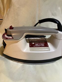 Black & Decker Light n Easy Steam Dry Iron.